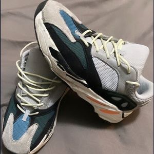 Yeezy Boost 700 Kids 'Wave
Runner'